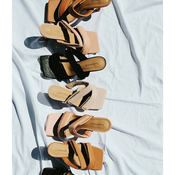 🚨LAST CHANCE// Tan heel Sandal - Picture 6 of 6
